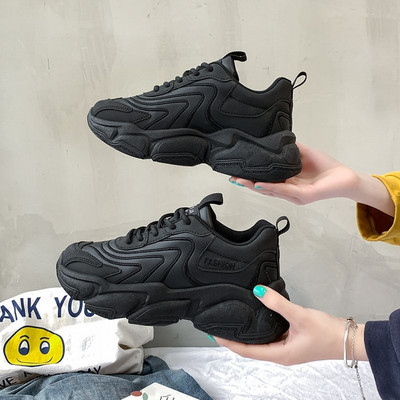 Γυναικεία αθλητικά παπούτσια με κορδόνια και τραχιά σόλα σε διάφορα χρώματα