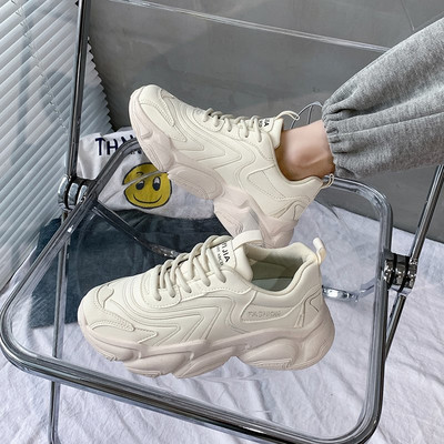 Γυναικεία αθλητικά παπούτσια με κορδόνια και τραχιά σόλα σε διάφορα χρώματα