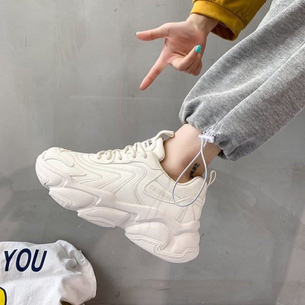 Γυναικεία αθλητικά παπούτσια με κορδόνια και τραχιά σόλα σε διάφορα χρώματα