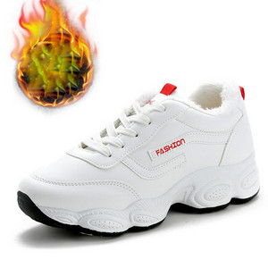 Kareda tallaga nahast naiste tossude uus mudel - kaks mudelit