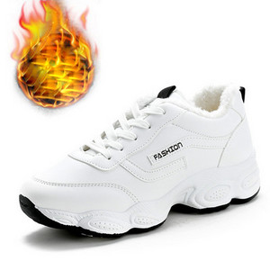 Kareda tallaga nahast naiste tossude uus mudel - kaks mudelit