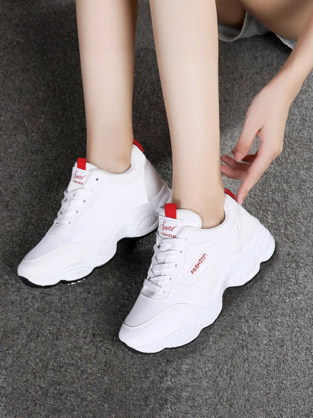 Kareda tallaga nahast naiste tossude uus mudel - kaks mudelit