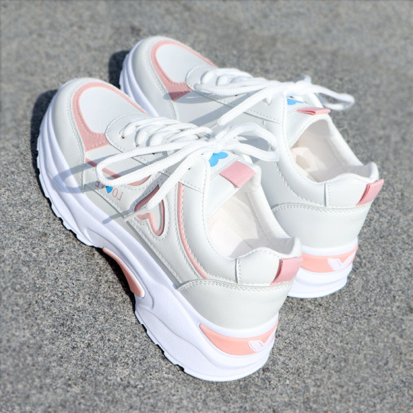 Νέο μοντέλο γυναικεία αθλητικά παπούτσια  από δέρμα faux - με κορδόνια