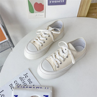 Γυναικεία αθλητικά παπούτσια σε δύο χρώματα