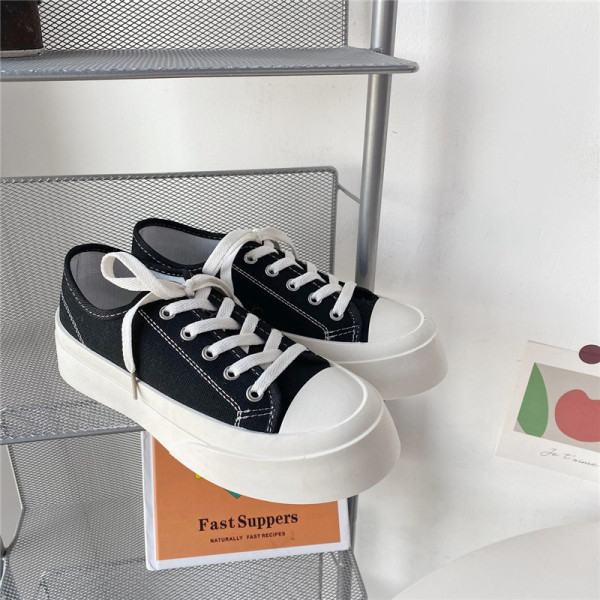 Γυναικεία αθλητικά παπούτσια σε δύο χρώματα