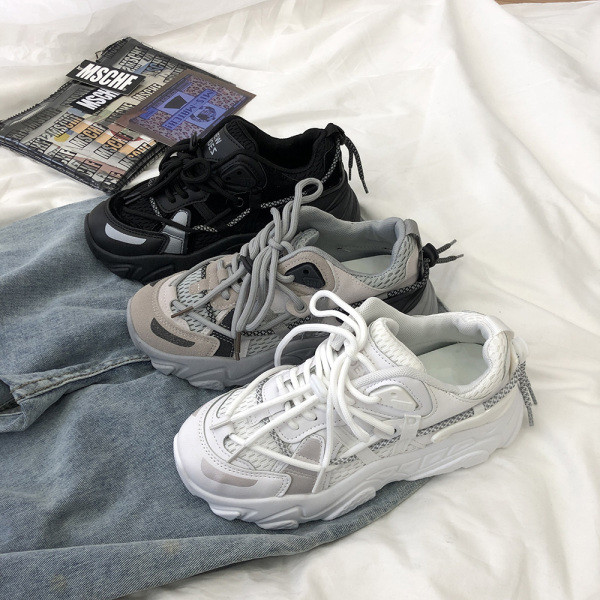 Μοντέρνα casual αθλητικά παπούτσια με τραχιά σόλα