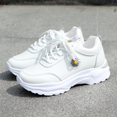 Μοντέρνα έκο δερμάτινα αθλητικά παπούτσια με κορδόνια σε λευκό χρώμα