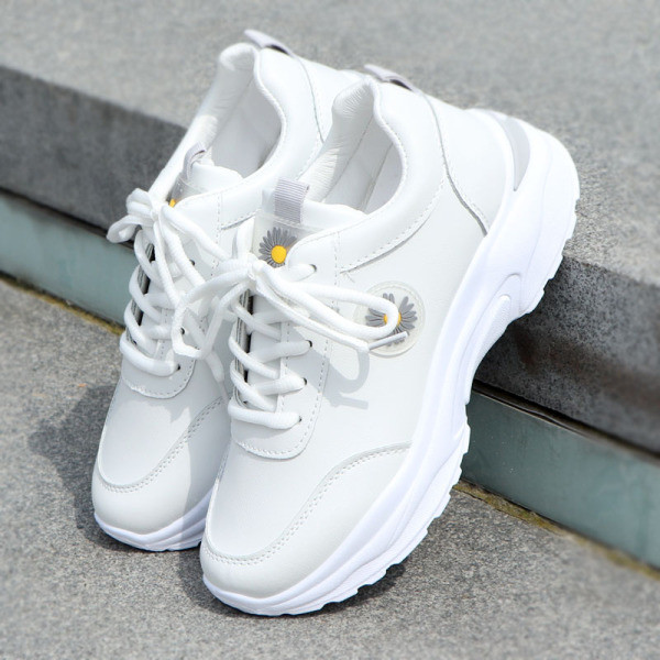 Μοντέρνα έκο δερμάτινα αθλητικά παπούτσια με κορδόνια σε λευκό  χρώμα