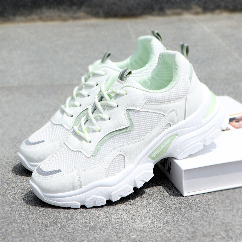 Casual γυναικεία πάνινα παπούτσια με τραχιά σόλα σε λευκό χρώμα