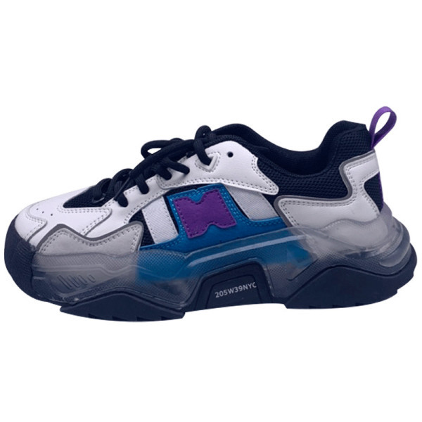 Μοντέρνα αθλητικά  παπούτσια με χοντρή σόλα  από σιλικόνη