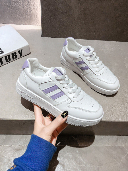 Νέο μοντέλο γυναικεία αθλητικά παπύτσια  με επίπεδη σόλα σε λευκό χρώμα