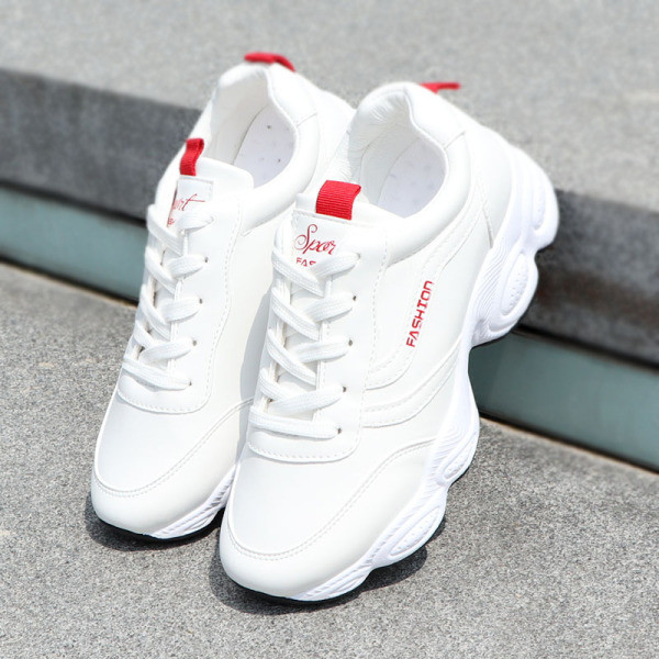 Kareda talla ja kirjaga vabaaja nahast naiste tossud