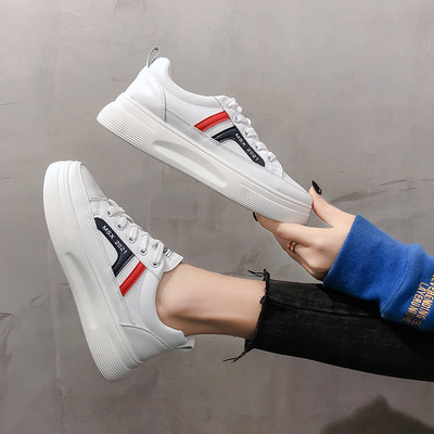 Γυναικεία μοντέρνα αθλητικά παπούτσια κατάλληλα για το καλοκαίρι με επίπεδη σόλα