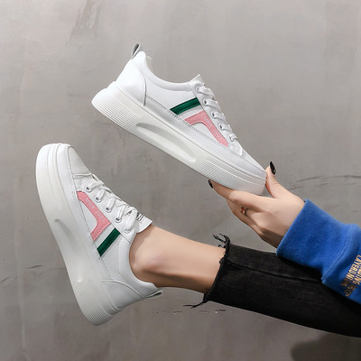 Γυναικεία μοντέρνα αθλητικά παπούτσια κατάλληλα για το καλοκαίρι με επίπεδη σόλα