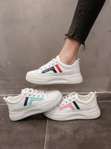 Γυναικεία μοντέρνα αθλητικά παπούτσια κατάλληλα για το καλοκαίρι με επίπεδη σόλα