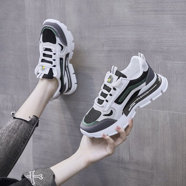 Uus mudel paelte, tikandi ja kareda tallaga naiste tossud