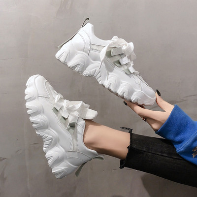 Γυναικεία αθλητικά παπούτσια με ψηλή σόλα και κορδέλα