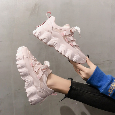 Γυναικεία αθλητικά παπούτσια με ψηλή σόλα και κορδέλα