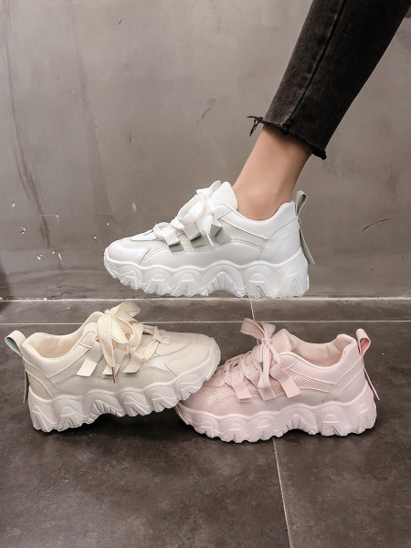 Γυναικεία αθλητικά παπούτσια με ψηλή σόλα και κορδέλα
