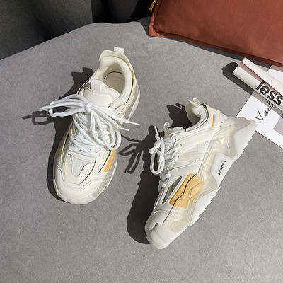 Γυναικεία αθλητικά παπούτσια με κορδόνια