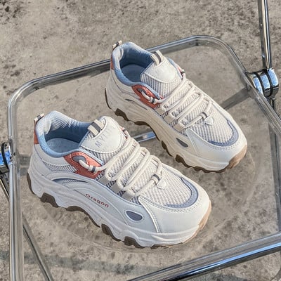 Γυναικεία αθλητικά παπούτσια με τραχιά σόλα και πλέγμα