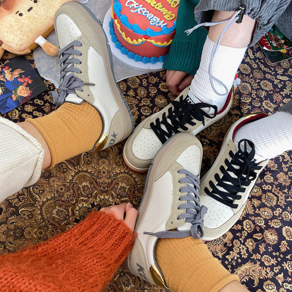 Casual αθλητικά παπούτσια σε επίπεδη σόλα