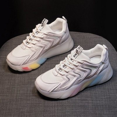 Спортно-ежедневни дамски светещи маратонки с  цветна подметка