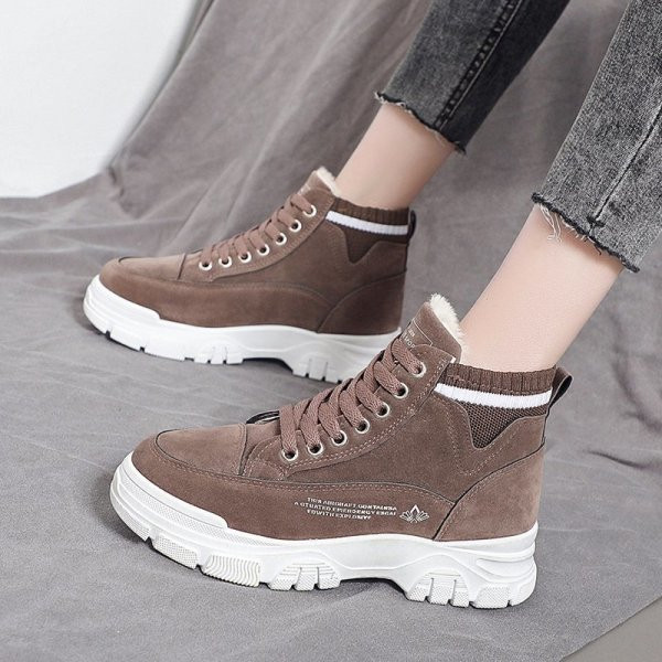 Νέο μοντέλο  γυναικεία αθλητικά παπύτσια  από οικολογικό σουέτ με μαλακή επένδυση