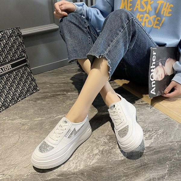 Έκο δερμάτινα γυναικεία αθλητικά παπούτσια μ με γυαλιστερό εφέ