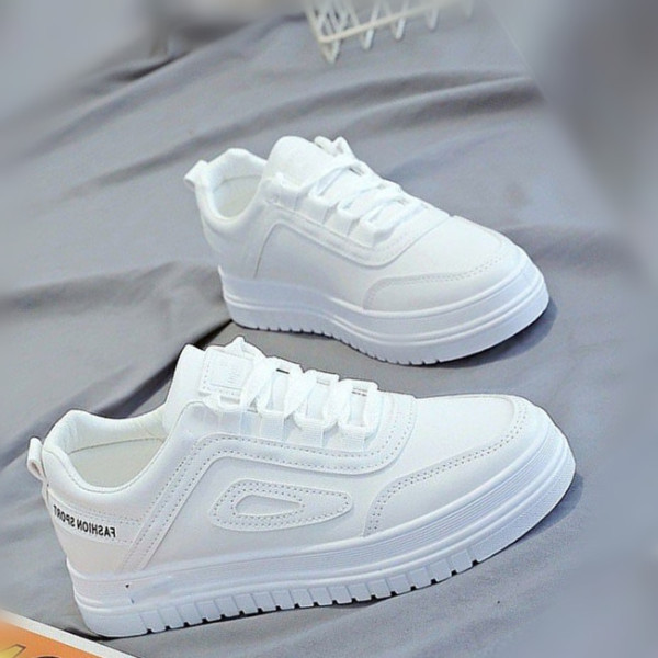 Casual γυναικεία αθλητικά παπούτσια κατασκευασμένα από faux δέρμα με επίπεδη σόλα