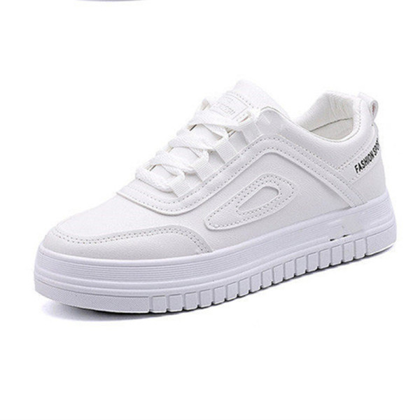 Casual γυναικεία αθλητικά παπούτσια κατασκευασμένα από faux δέρμα με επίπεδη σόλα