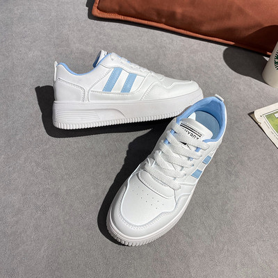 Γυναικεία έκο δερμάτινα αθλητικά παπούτσια με έμβλημα