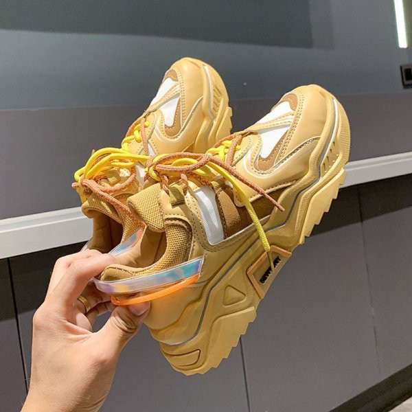 Νέο μοντέλο γυναικεία αθλητικά παπύτσια με τραχιά σόλα και κορδόνια σε κίτρινο και μπεζ
