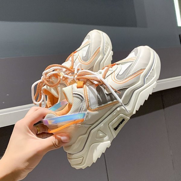 Νέο μοντέλο γυναικεία αθλητικά παπύτσια με τραχιά σόλα και κορδόνια σε κίτρινο και μπεζ