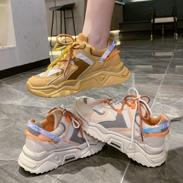 Νέο μοντέλο γυναικεία αθλητικά παπύτσια με τραχιά σόλα και κορδόνια σε κίτρινο και μπεζ
