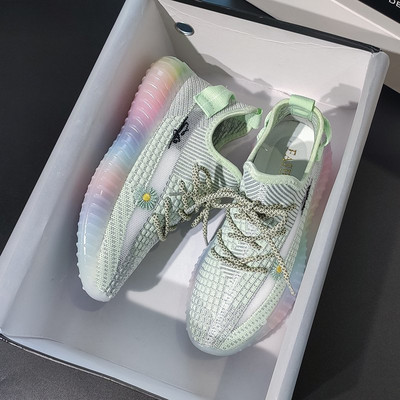 Γυναικεία casual αθλητικά παπούτσια με χρωματιστή σόλα σε γκρι, μαύρο, πράσινο και ροζ χρώμα