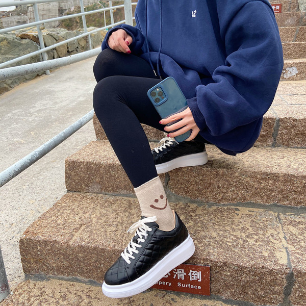 Αθλητικά πάνινα παπούτσια με επίπεδη πλατφόρμα