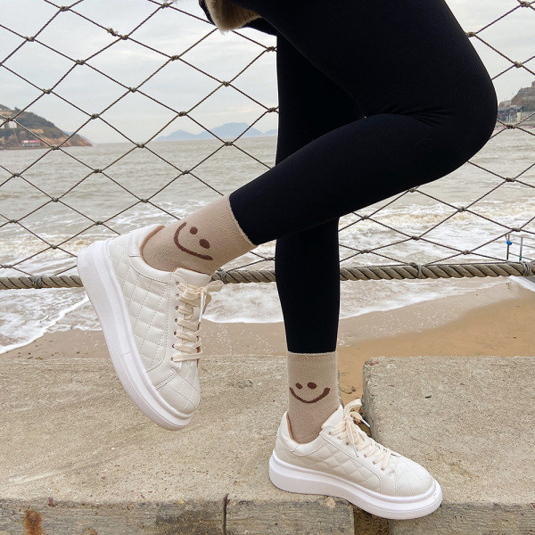 Αθλητικά πάνινα παπούτσια με επίπεδη πλατφόρμα