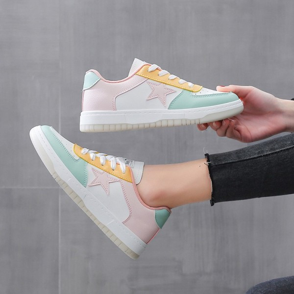 Χρωματιστά γυναικεία αθλητικά παπούτσια από οικολογικό δέρμα