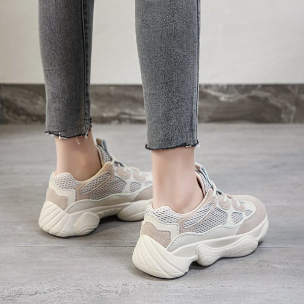 Γυναικεία casual αθλητικά παπούτσια με κορδόνια και τραχιά σόλα κατάλληλα για το φθινόπωρο