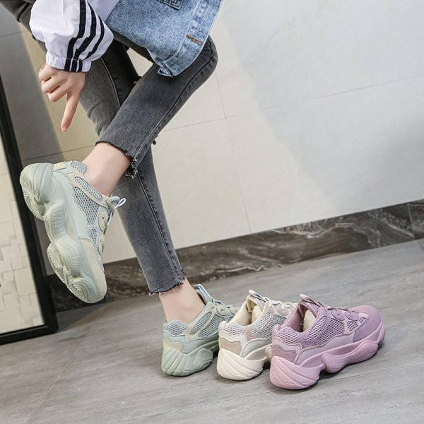 Γυναικεία casual αθλητικά παπούτσια με κορδόνια και τραχιά σόλα κατάλληλα για το φθινόπωρο