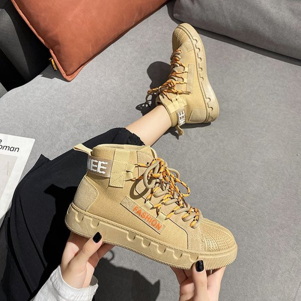 Naiste lõuendist paeltega tossud