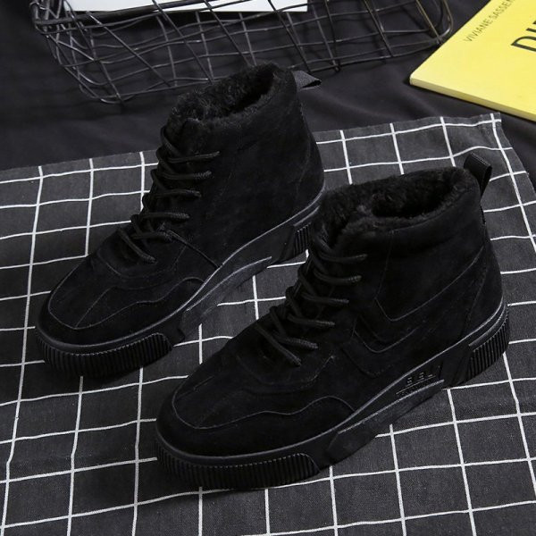 Pehme voodri ja lameda tallaga uus musta värvi talviste naiste tossude mudel