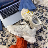 Φθινοπωρινά αθλητικά παπούτσια με τραχιά σόλα