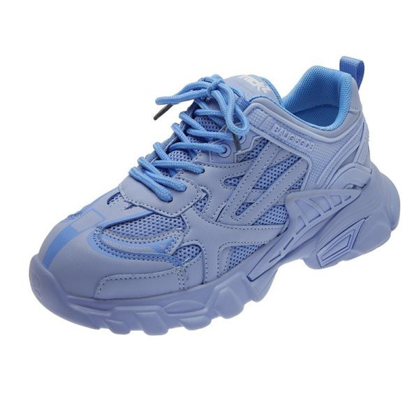 Φθινοπωρινά αθλητικά παπούτσια με τραχιά σόλα