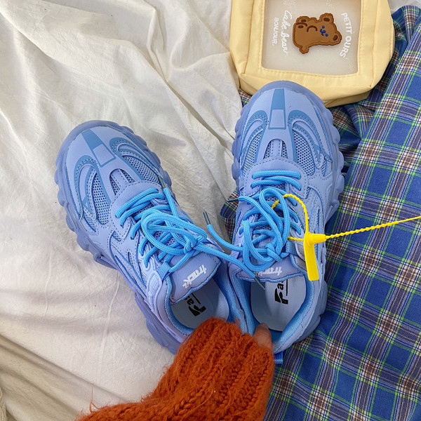 Φθινοπωρινά αθλητικά παπούτσια με τραχιά σόλα