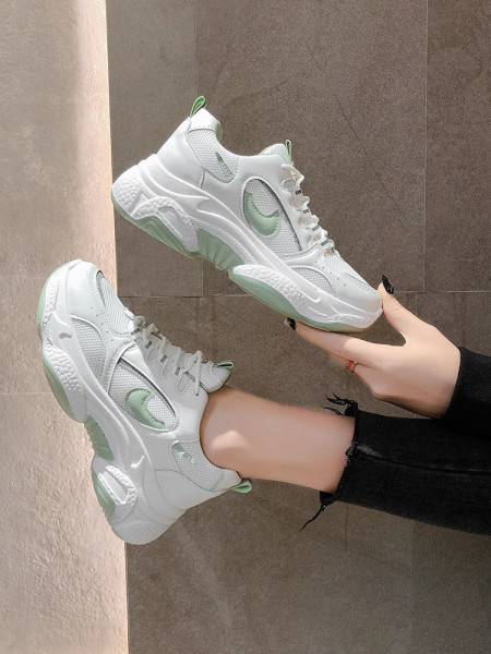 Nelja värvi paeltega kõrge tallaga naiste tossud