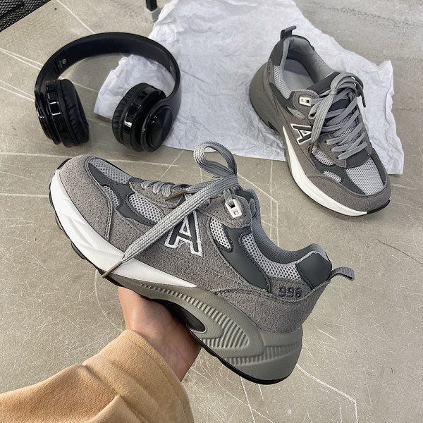 Naiste vabaaja tossud ökoseemisnahast