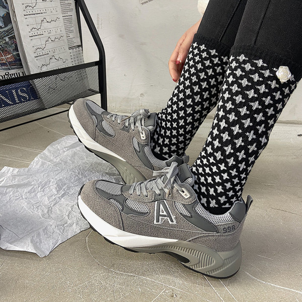 Naiste vabaaja tossud ökoseemisnahast