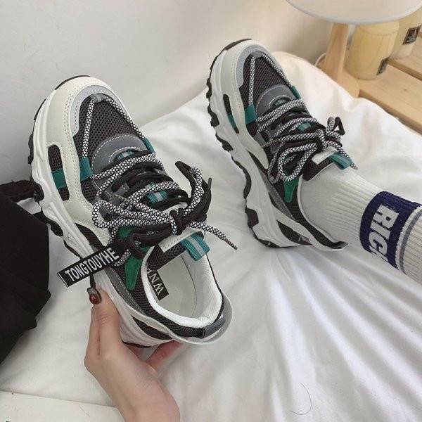 Kõrge tallaga vabaaja naiste tossud